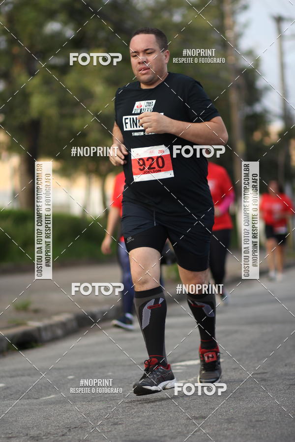 Achetez vos photos de l'vnementSantander Track&Field Run Series - Cidade Center Norte sur Fotop