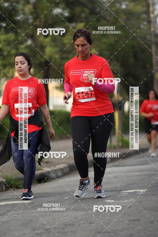 Achetez vos photos de l'vnementSantander Track&Field Run Series - Cidade Center Norte sur Fotop