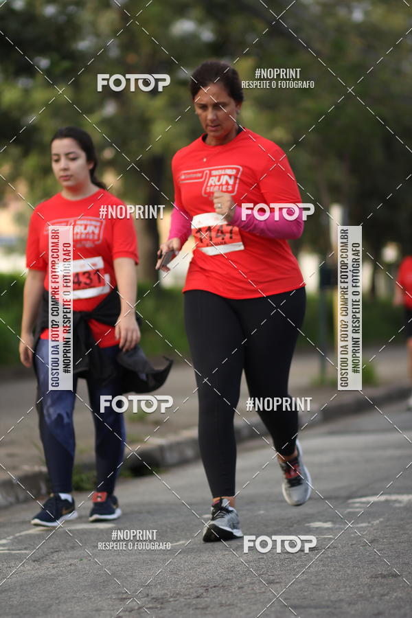 Achetez vos photos de l'vnementSantander Track&Field Run Series - Cidade Center Norte sur Fotop
