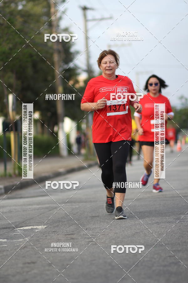 Achetez vos photos de l'vnementSantander Track&Field Run Series - Cidade Center Norte sur Fotop