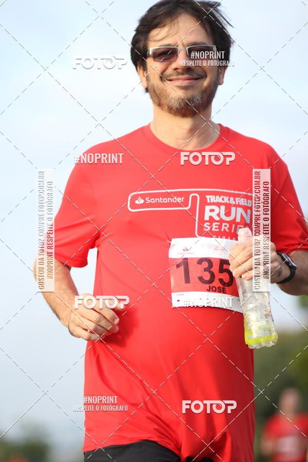 Achetez vos photos de l'vnementSantander Track&Field Run Series - Cidade Center Norte sur Fotop