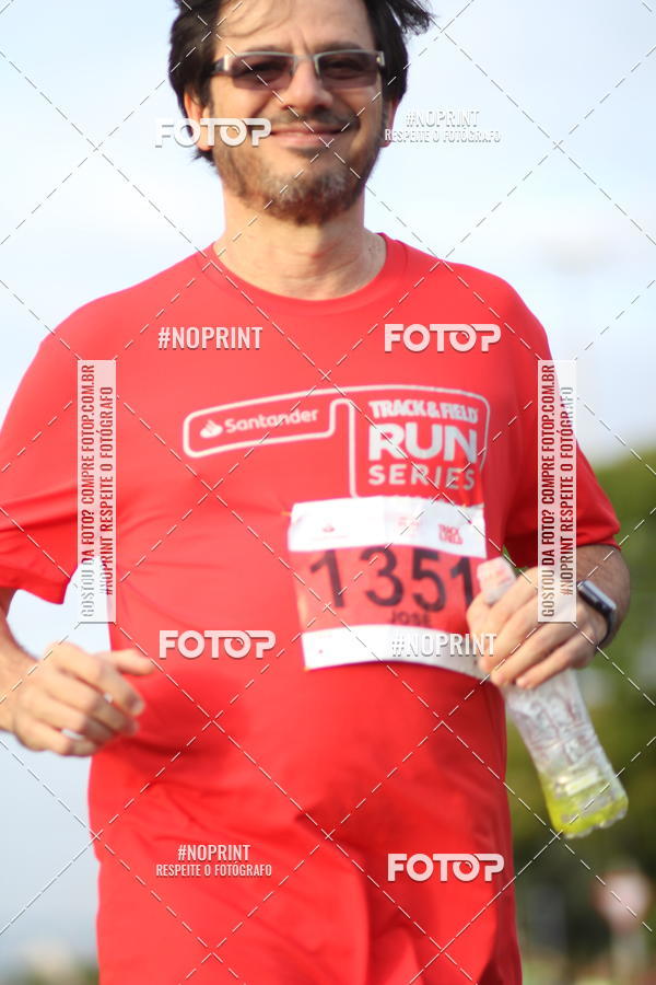 Compre as suas fotos do eventoSantander Track&Field Run Series - Cidade Center Norte no Fotop