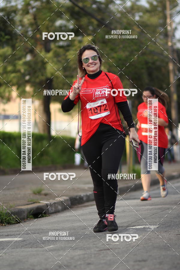 Compre as suas fotos do eventoSantander Track&Field Run Series - Cidade Center Norte no Fotop
