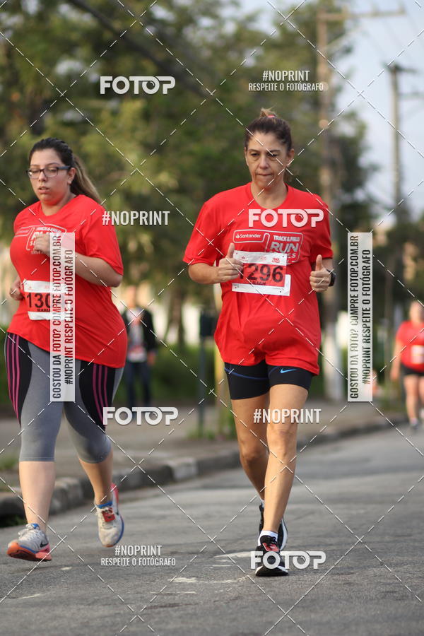Compre as suas fotos do eventoSantander Track&Field Run Series - Cidade Center Norte no Fotop