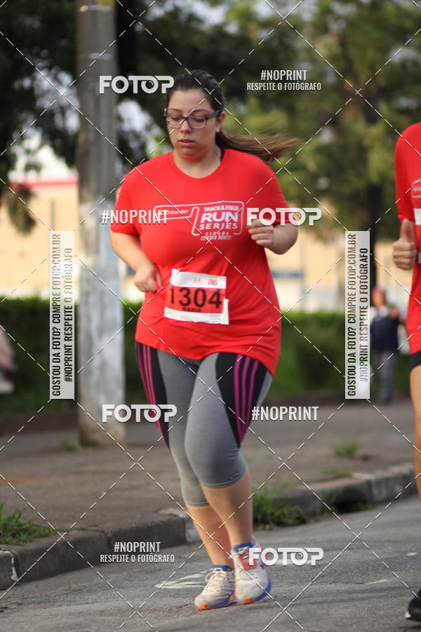 Compre as suas fotos do eventoSantander Track&Field Run Series - Cidade Center Norte no Fotop