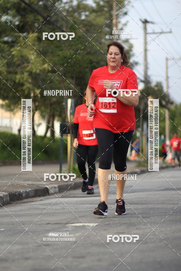 Compre as suas fotos do eventoSantander Track&Field Run Series - Cidade Center Norte no Fotop