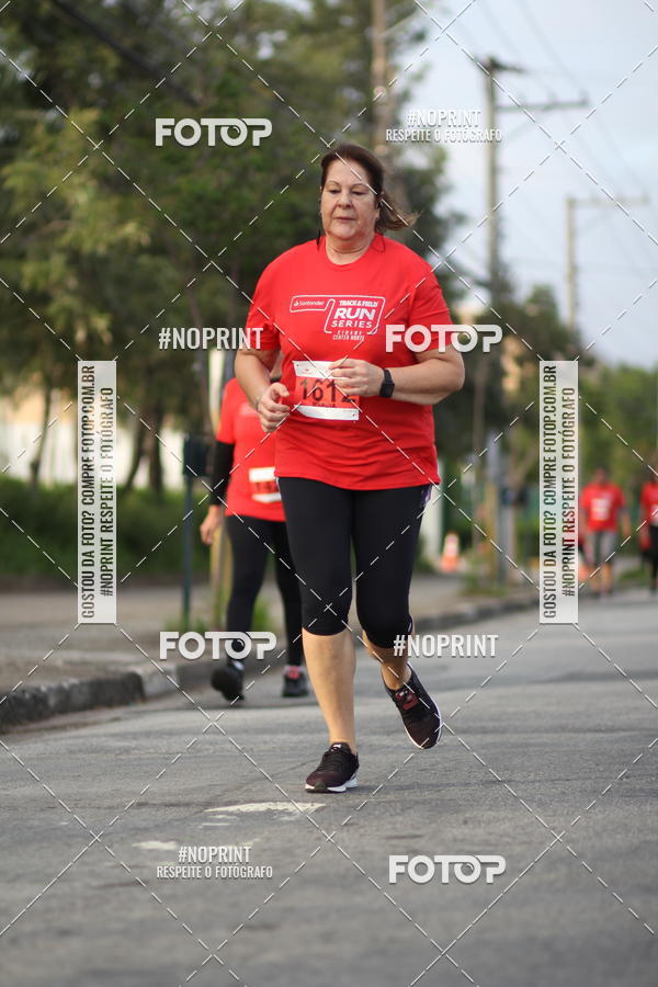 Compre as suas fotos do eventoSantander Track&Field Run Series - Cidade Center Norte no Fotop