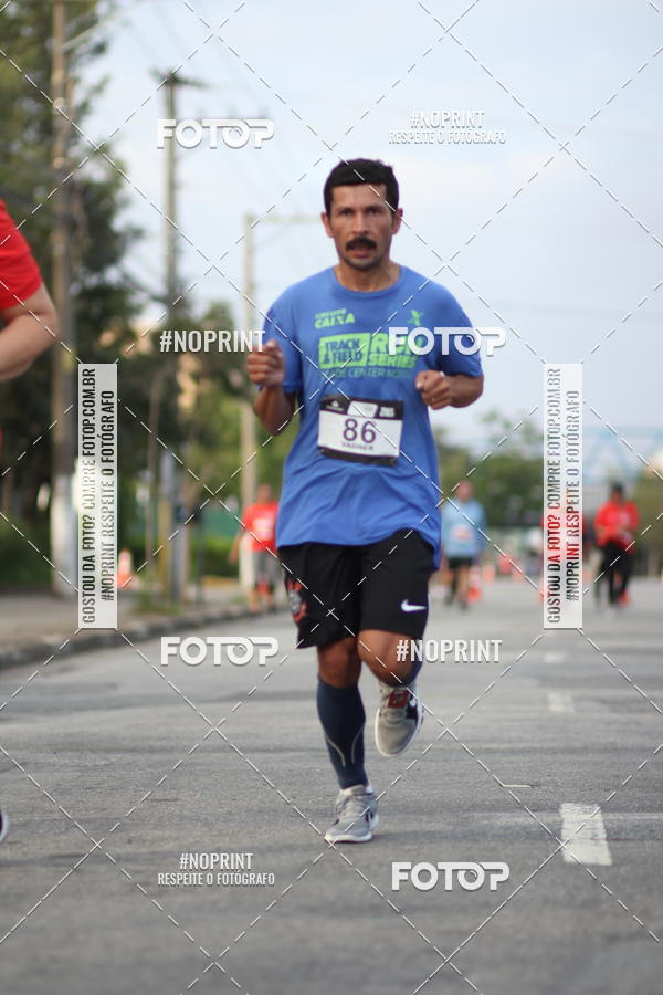Compre as suas fotos do eventoSantander Track&Field Run Series - Cidade Center Norte no Fotop