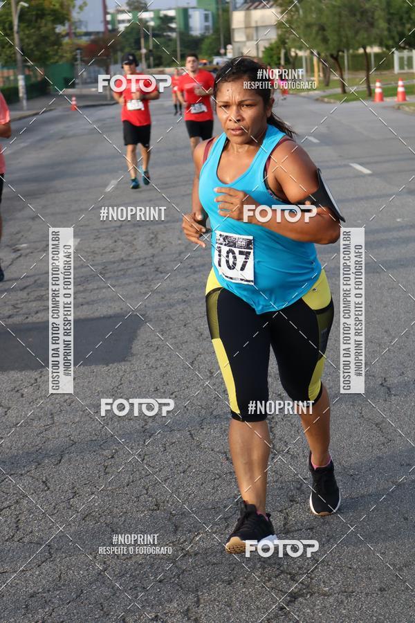 Achetez vos photos de l'vnementSantander Track&Field Run Series - Cidade Center Norte sur Fotop