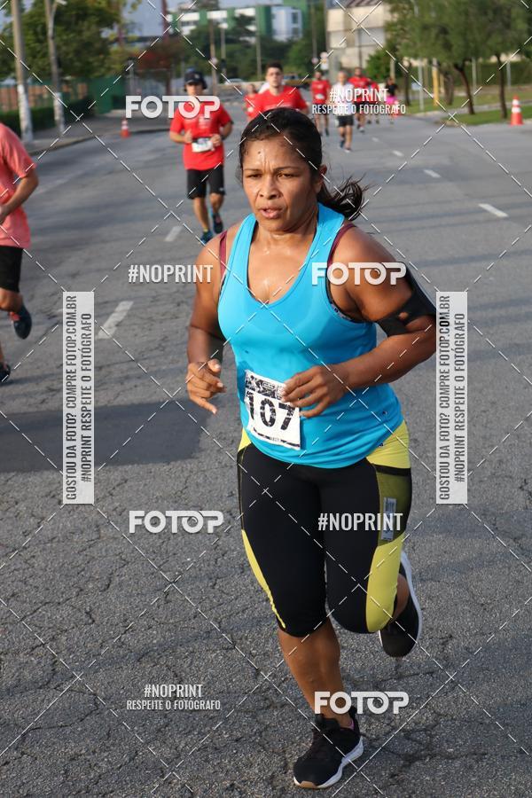 Achetez vos photos de l'vnementSantander Track&Field Run Series - Cidade Center Norte sur Fotop