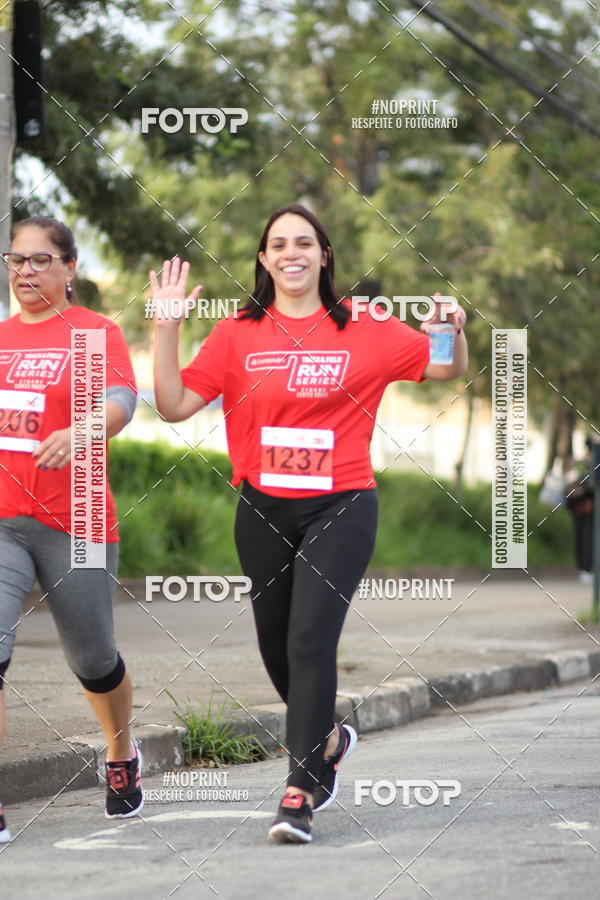 Compre suas fotos do eventoSantander Track&Field Run Series - Cidade Center Norte no Fotop