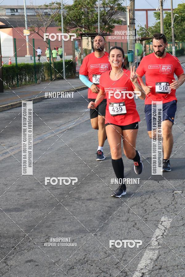 Achetez vos photos de l'vnementSantander Track&Field Run Series - Cidade Center Norte sur Fotop