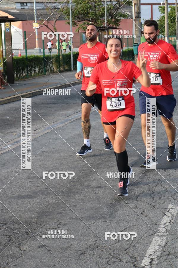 Achetez vos photos de l'vnementSantander Track&Field Run Series - Cidade Center Norte sur Fotop