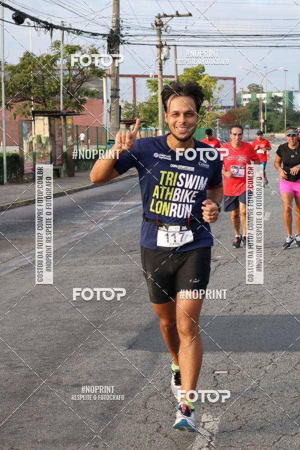 Achetez vos photos de l'vnementSantander Track&Field Run Series - Cidade Center Norte sur Fotop