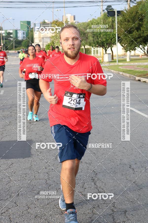 Achetez vos photos de l'vnementSantander Track&Field Run Series - Cidade Center Norte sur Fotop