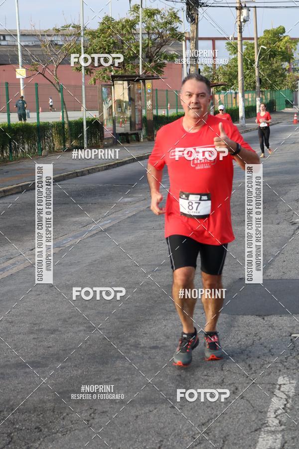 Achetez vos photos de l'vnementSantander Track&Field Run Series - Cidade Center Norte sur Fotop