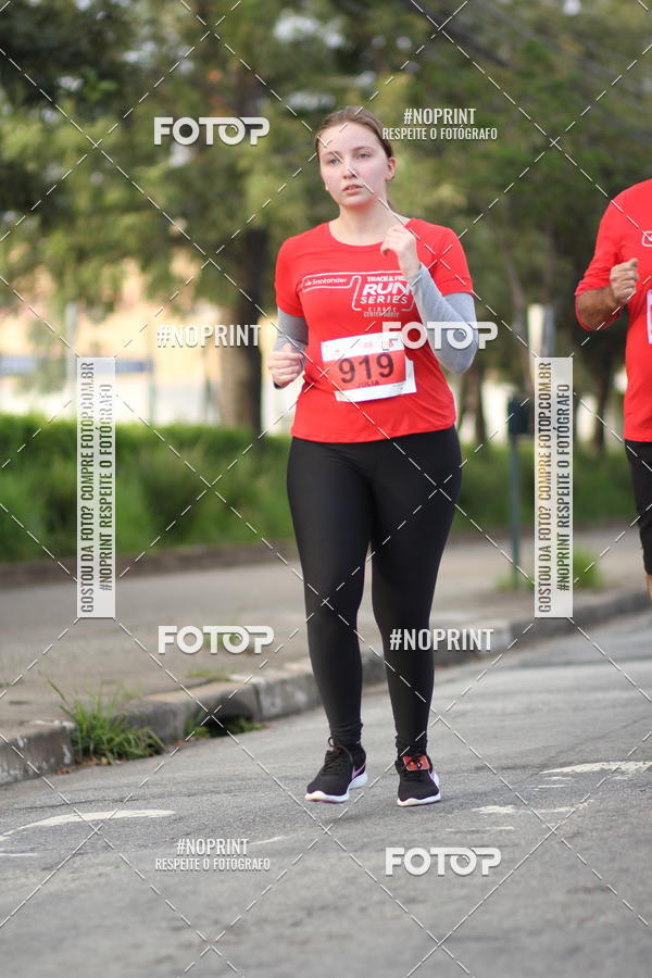Achetez vos photos de l'vnementSantander Track&Field Run Series - Cidade Center Norte sur Fotop