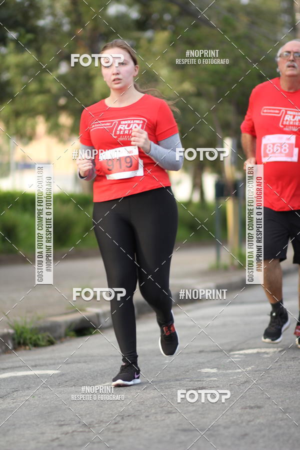 Achetez vos photos de l'vnementSantander Track&Field Run Series - Cidade Center Norte sur Fotop