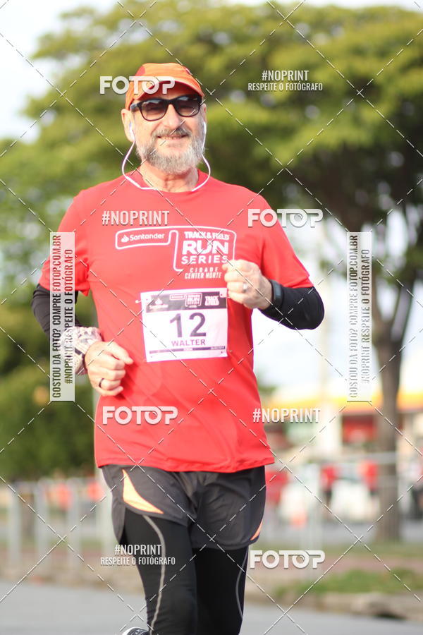Achetez vos photos de l'vnementSantander Track&Field Run Series - Cidade Center Norte sur Fotop