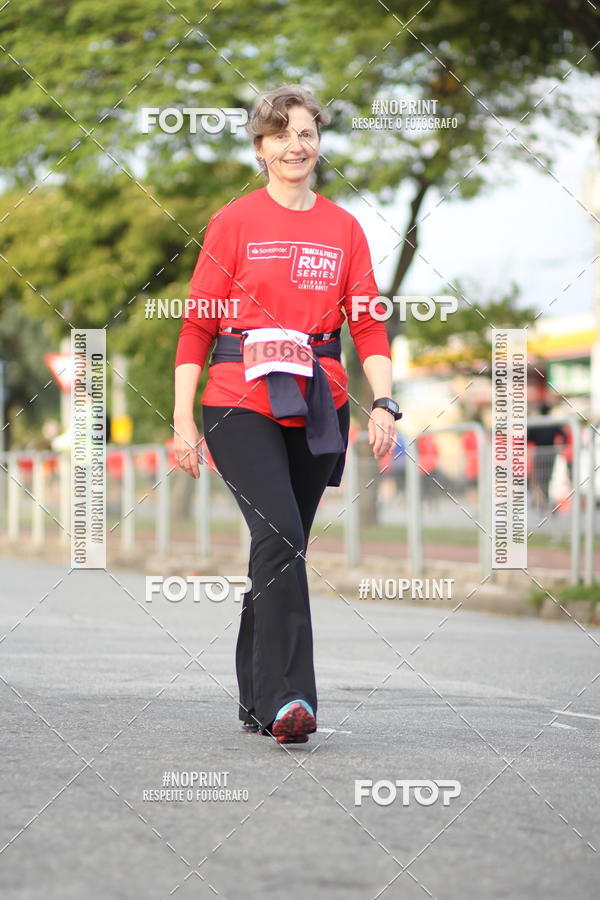 Achetez vos photos de l'vnementSantander Track&Field Run Series - Cidade Center Norte sur Fotop