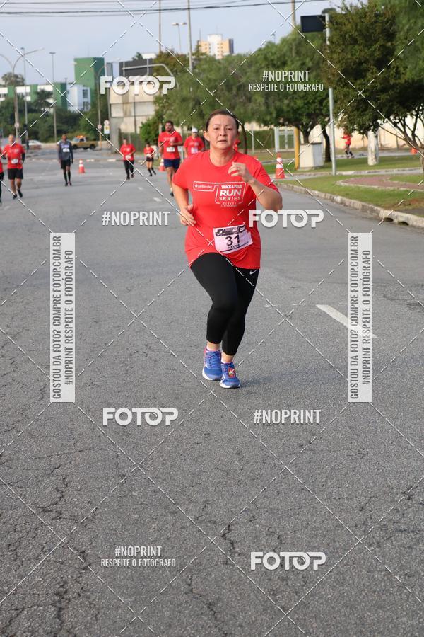 Compre as suas fotos do eventoSantander Track&Field Run Series - Cidade Center Norte no Fotop