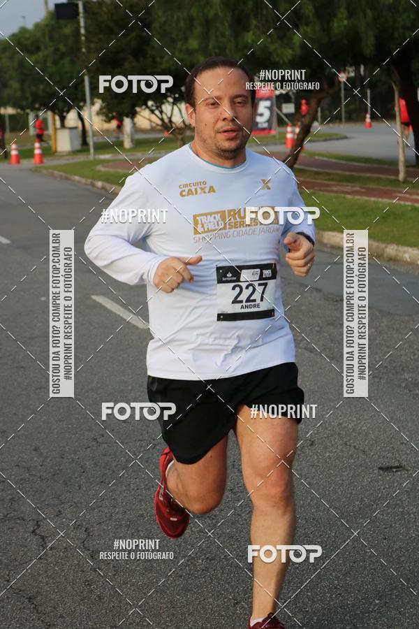 Compre as suas fotos do eventoSantander Track&Field Run Series - Cidade Center Norte no Fotop