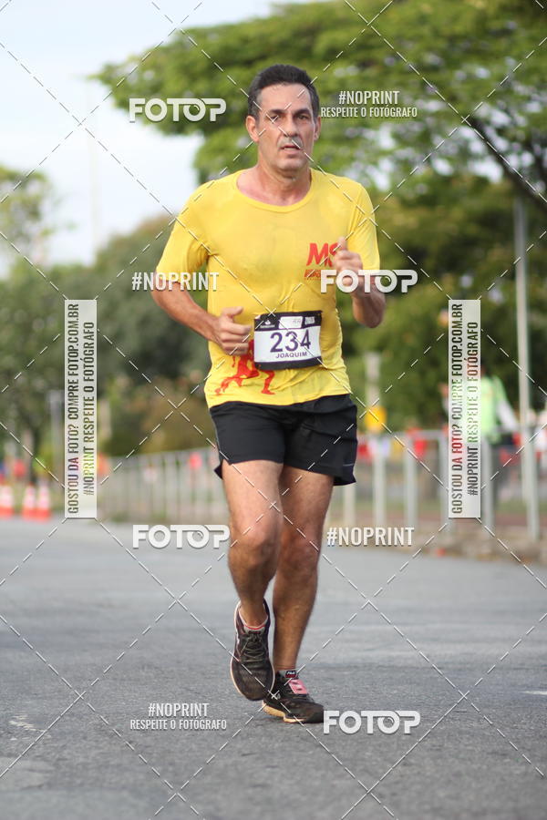 Achetez vos photos de l'vnementSantander Track&Field Run Series - Cidade Center Norte sur Fotop