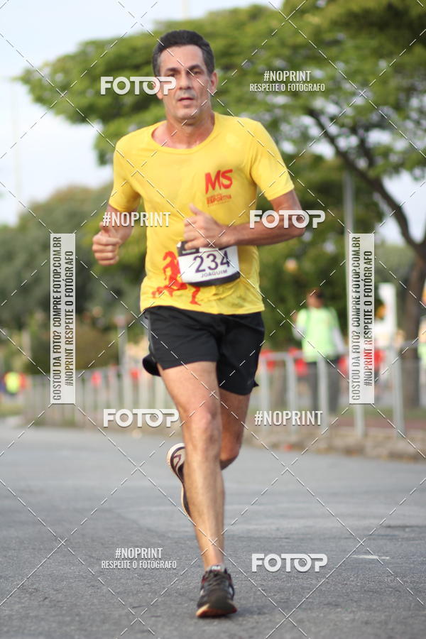 Achetez vos photos de l'vnementSantander Track&Field Run Series - Cidade Center Norte sur Fotop
