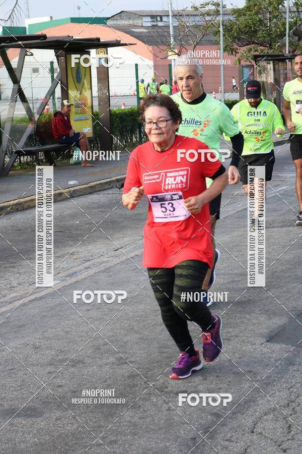 Compre as suas fotos do eventoSantander Track&Field Run Series - Cidade Center Norte no Fotop