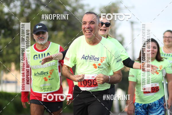 Achetez vos photos de l'vnementSantander Track&Field Run Series - Cidade Center Norte sur Fotop