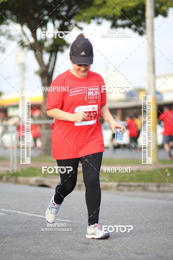 Achetez vos photos de l'vnementSantander Track&Field Run Series - Cidade Center Norte sur Fotop