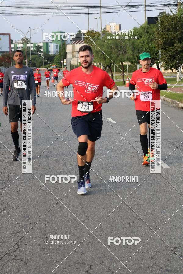 Compre as suas fotos do eventoSantander Track&Field Run Series - Cidade Center Norte no Fotop