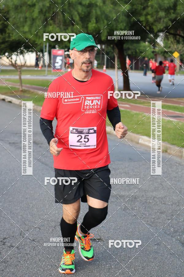 Compre as suas fotos do eventoSantander Track&Field Run Series - Cidade Center Norte no Fotop
