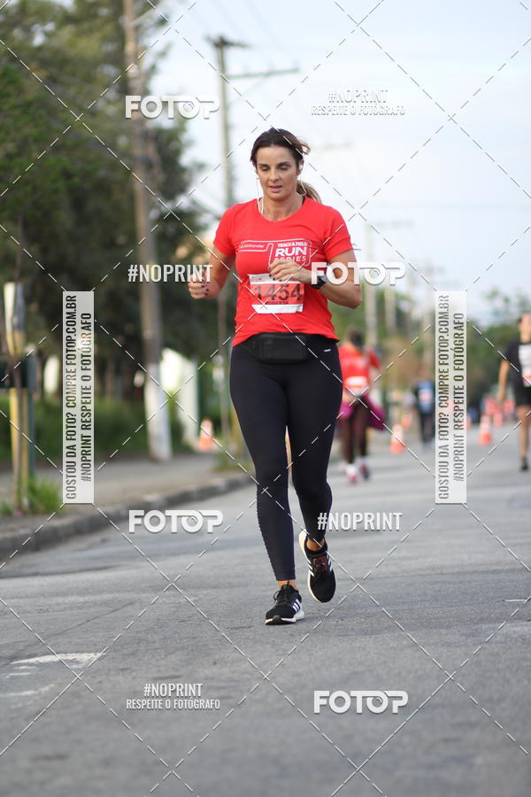 Compra tus fotos del eventoSantander Track&Field Run Series - Cidade Center Norte En Fotop