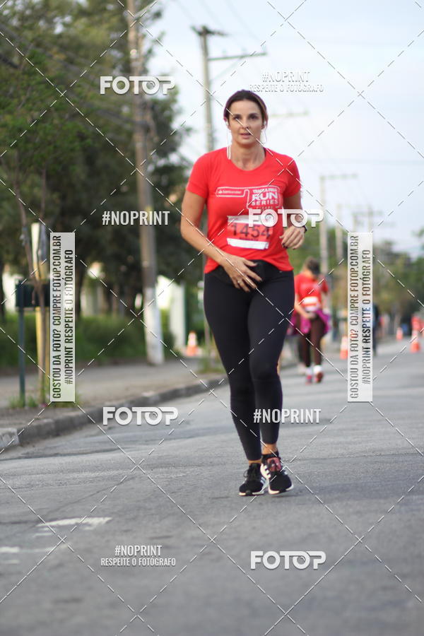 Compra tus fotos del eventoSantander Track&Field Run Series - Cidade Center Norte En Fotop