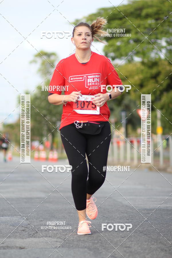Achetez vos photos de l'vnementSantander Track&Field Run Series - Cidade Center Norte sur Fotop