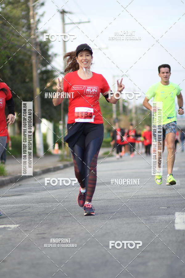 Achetez vos photos de l'vnementSantander Track&Field Run Series - Cidade Center Norte sur Fotop