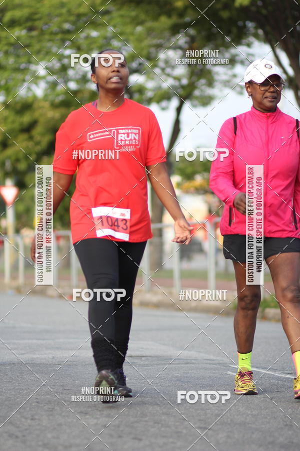 Achetez vos photos de l'vnementSantander Track&Field Run Series - Cidade Center Norte sur Fotop