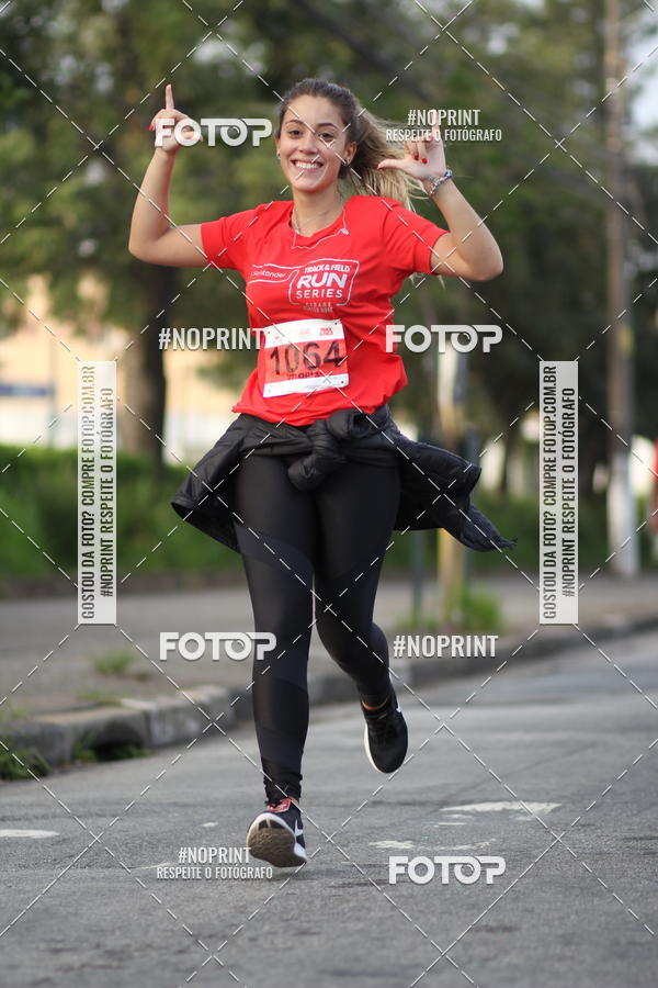 Achetez vos photos de l'vnementSantander Track&Field Run Series - Cidade Center Norte sur Fotop