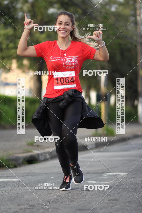 Achetez vos photos de l'vnementSantander Track&Field Run Series - Cidade Center Norte sur Fotop
