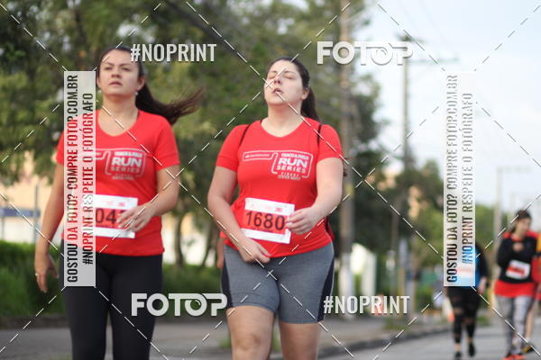 Achetez vos photos de l'vnementSantander Track&Field Run Series - Cidade Center Norte sur Fotop