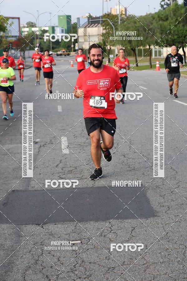 Achetez vos photos de l'vnementSantander Track&Field Run Series - Cidade Center Norte sur Fotop