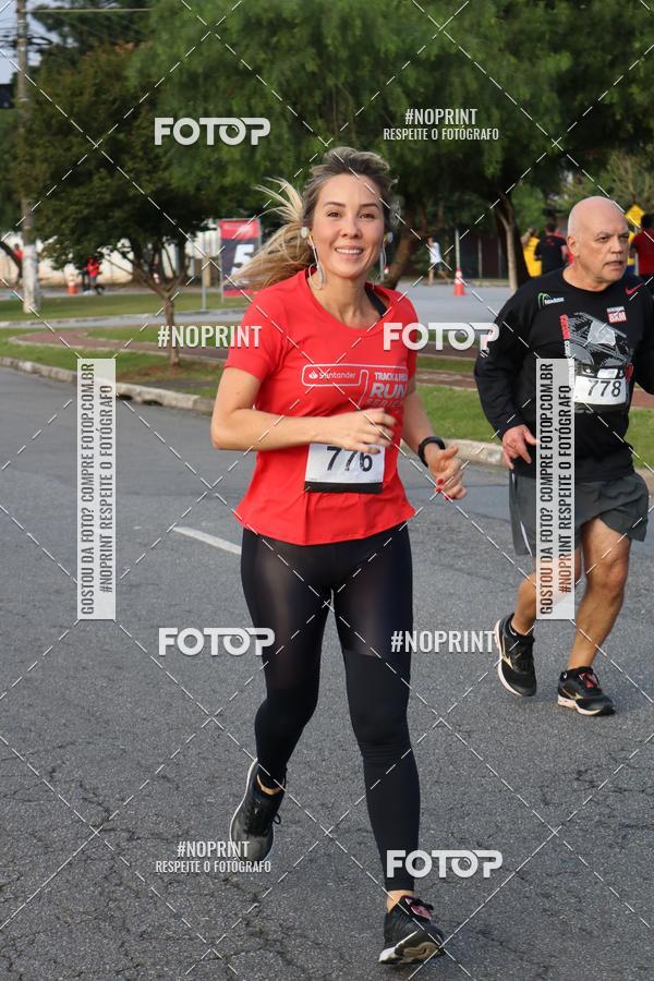 Achetez vos photos de l'vnementSantander Track&Field Run Series - Cidade Center Norte sur Fotop