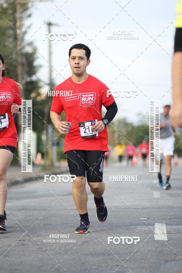 Achetez vos photos de l'vnementSantander Track&Field Run Series - Cidade Center Norte sur Fotop