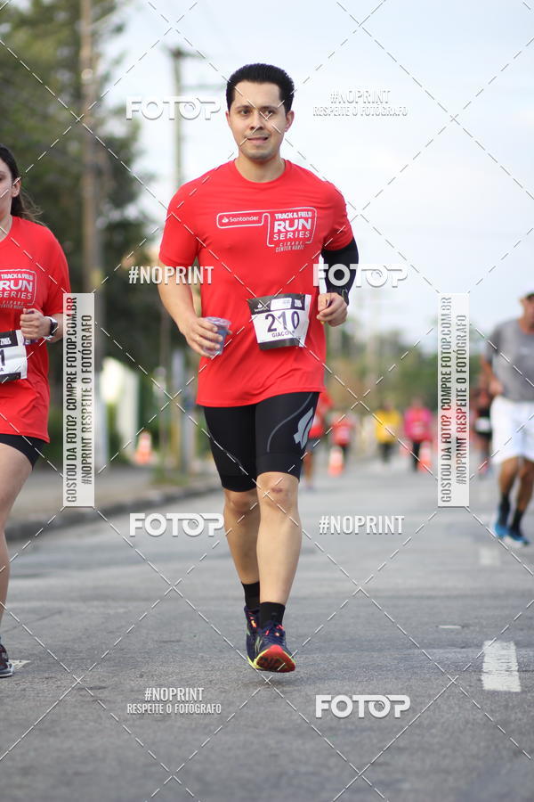 Achetez vos photos de l'vnementSantander Track&Field Run Series - Cidade Center Norte sur Fotop