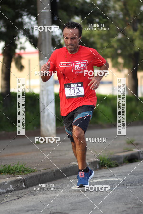 Achetez vos photos de l'vnementSantander Track&Field Run Series - Cidade Center Norte sur Fotop