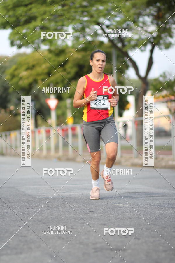 Compra tus fotos del eventoSantander Track&Field Run Series - Cidade Center Norte En Fotop