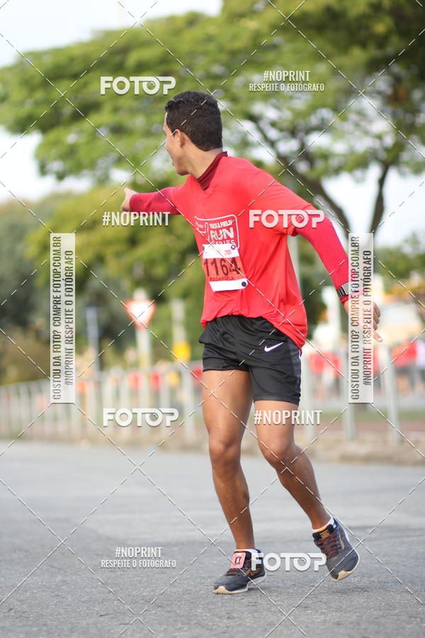 Achetez vos photos de l'vnementSantander Track&Field Run Series - Cidade Center Norte sur Fotop