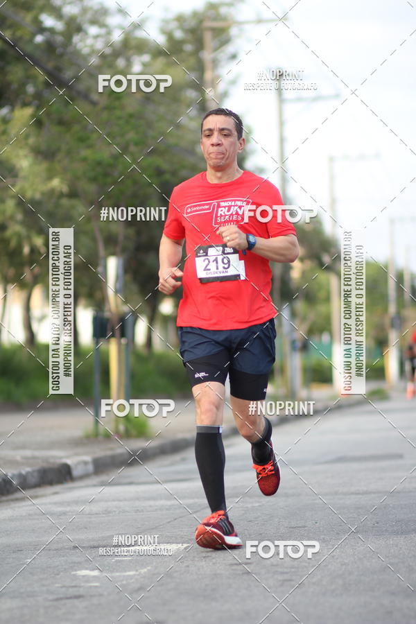 Achetez vos photos de l'vnementSantander Track&Field Run Series - Cidade Center Norte sur Fotop