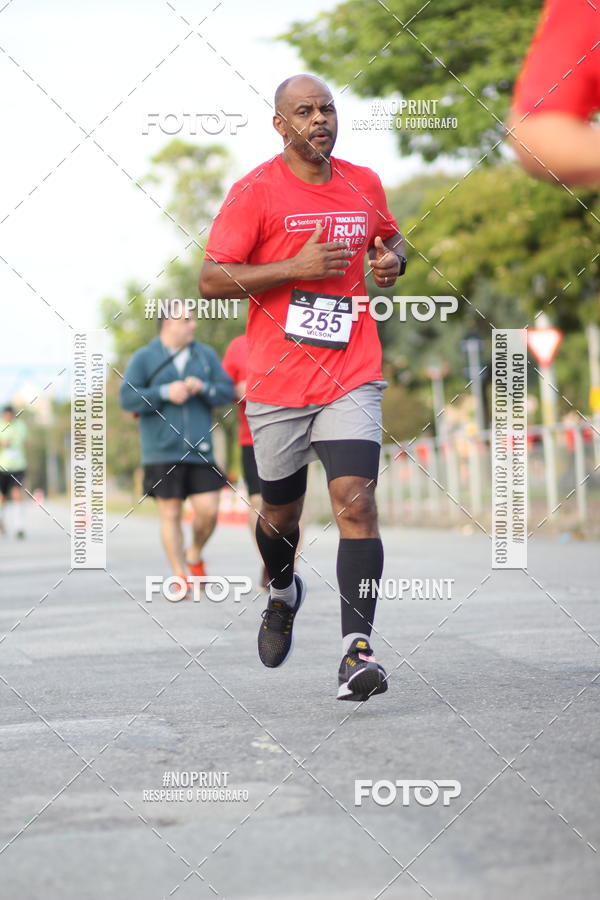 Achetez vos photos de l'vnementSantander Track&Field Run Series - Cidade Center Norte sur Fotop